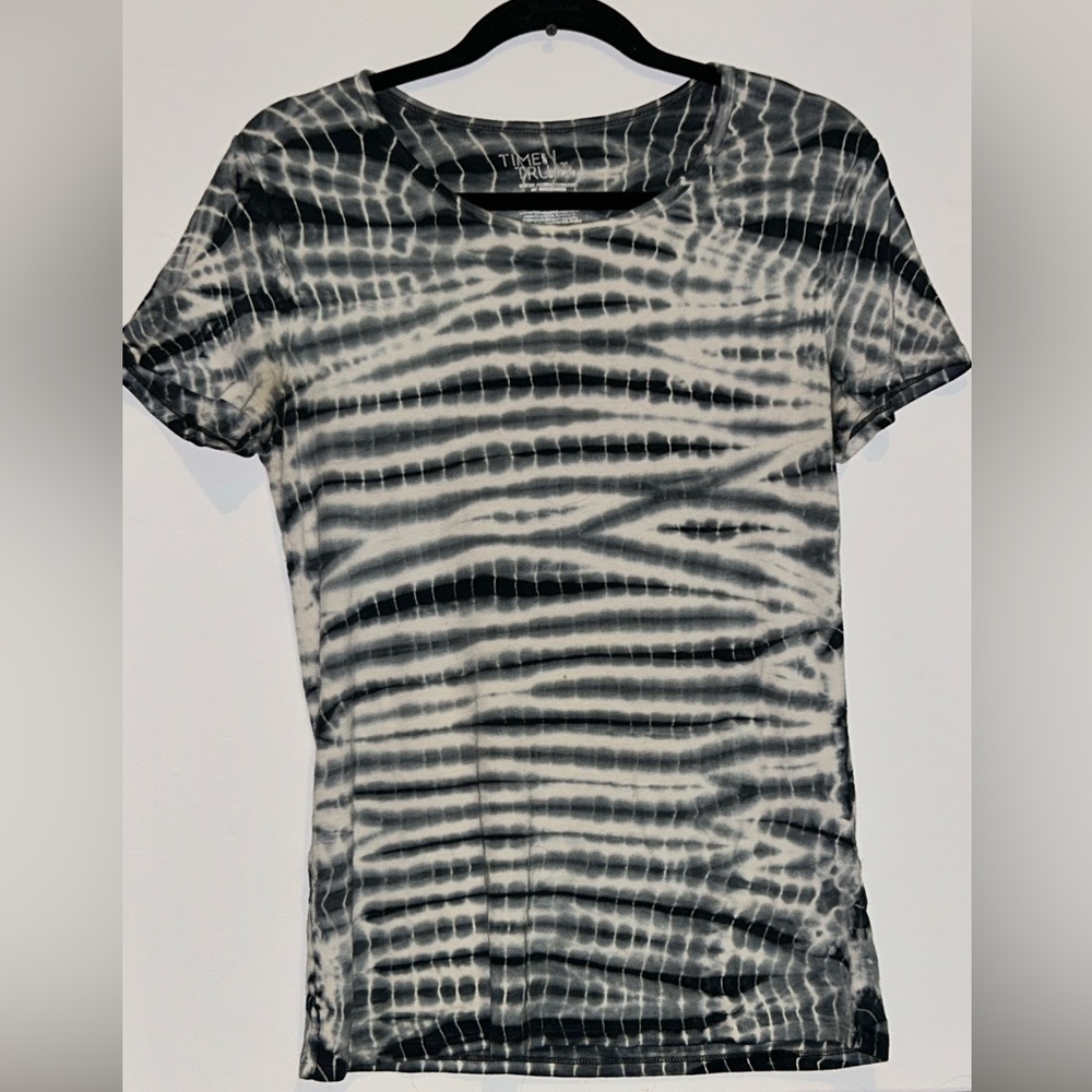 Time and Tru Navy and White Tie-Dye Short Sleeve Tee